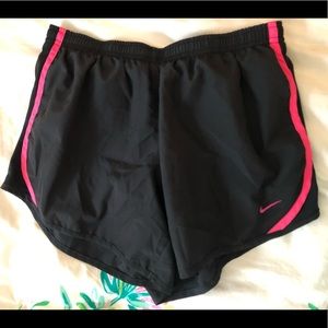 Girls Nike Tempo Running Shorts XL